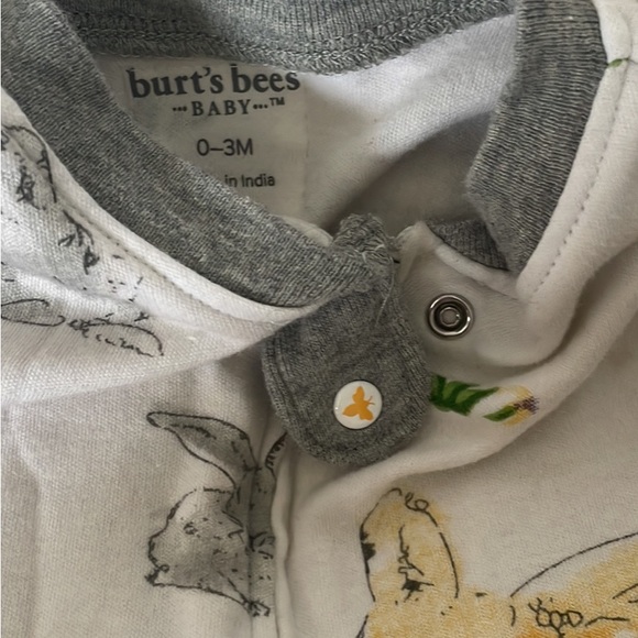Burt’s bees baby pajamas 0-3 and 3-6 months - Picture 3 of 3